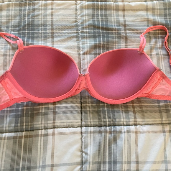 Victoria’s Secret    Neon orange T shirt Bra - Picture 2 of 4